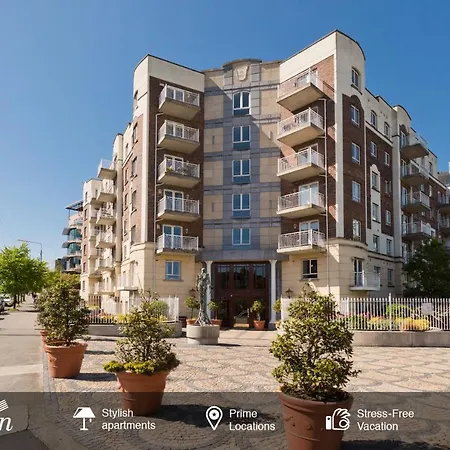 Sweet Lansdowne Square Apartment
