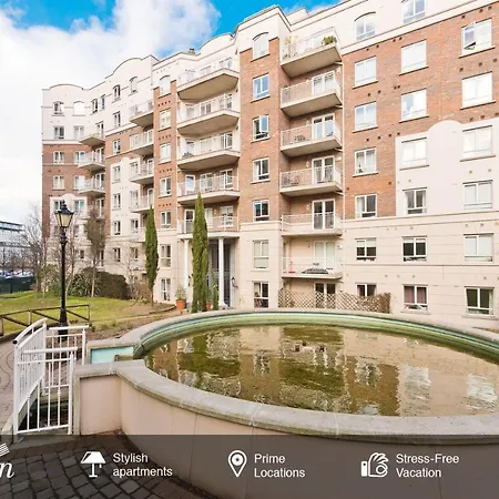Sweet Lansdowne Square Apartment *